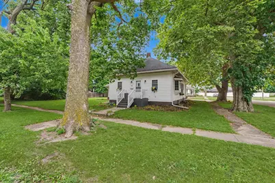 303 N Greely Street, Monticello, IL 61856 - Photo 2