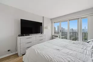 1960 N Lincoln Park, Chicago, IL 60614 - Photo 14