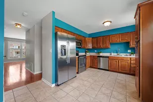 1015 Denham Pl, Schaumburg, IL 60194 - Photo 10