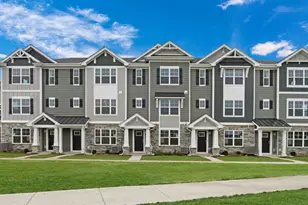 407 Lakeshore Ct, Saint Charles, IL 60174 - Photo 1