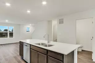 405 Lakeshore Ct, Saint Charles, IL 60174 - Photo 10