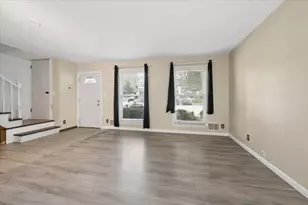21 Fernwood Dr, Bolingbrook, IL 60440 - Photo 6