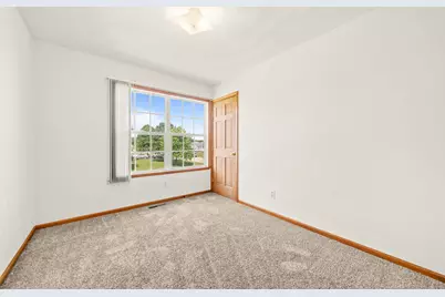 5480 Bastian Boulevard, South Beloit, IL 61080 - Photo 18