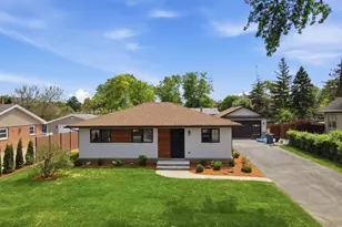 10409 S 82nd Ave, Palos Hills, IL 60465 - Photo 1