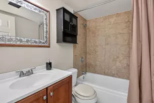 8000 Woodglen Ln, Downers Grove, IL 60516 - Photo 8