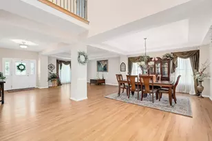 537 N Sycamore Ln, North Aurora, IL 60542 - Photo 4