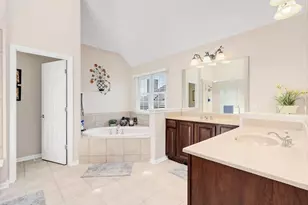 537 N Sycamore Ln, North Aurora, IL 60542 - Photo 24
