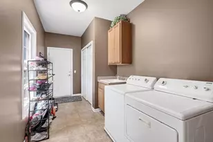 537 N Sycamore Ln, North Aurora, IL 60542 - Photo 20