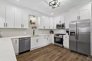619 S Myrtle Ave, Kankakee, IL 60901 - Photo 2