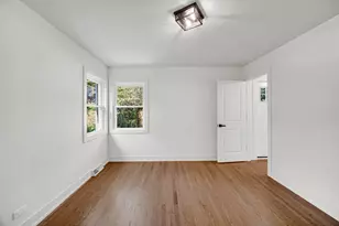 8918 Kilpatrick Ave, Skokie, IL 60076 - Photo 14