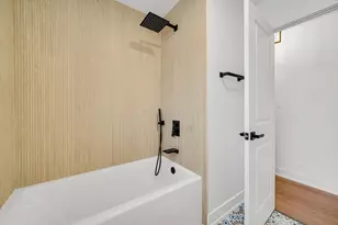 8918 Kilpatrick Ave, Skokie, IL 60076 - Photo 12