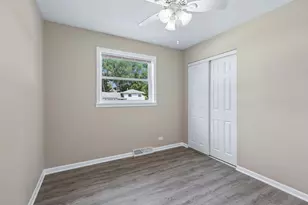 328 N Greenview Ave, Mundelein, IL 60060 - Photo 12
