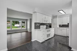 328 N Greenview Ave, Mundelein, IL 60060 - Photo 6