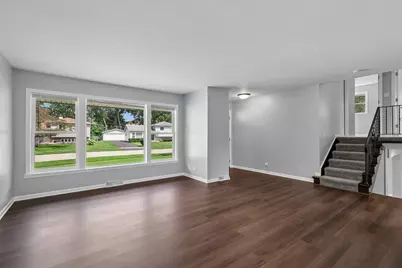 328 N Greenview Avenue, Mundelein, IL 60060 - Photo 4