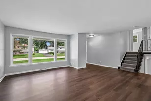 328 N Greenview Ave, Mundelein, IL 60060 - Photo 4
