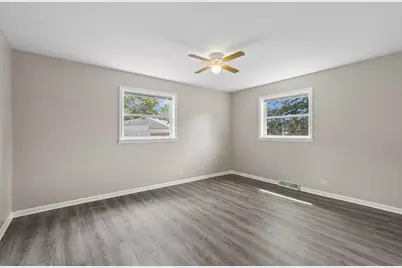 328 N Greenview Avenue, Mundelein, IL 60060 - Photo 10