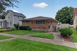 206 W Larue St, Streator, IL 61364 - Photo 1