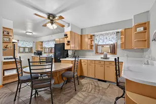 206 W Larue St, Streator, IL 61364 - Photo 6