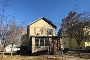 412 E Main St, Hoopeston, IL 60942 - Photo 2