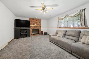 12504 Pine Dr, Genoa, IL 60135 - Photo 24