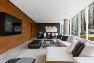 30 W Oak St, Chicago, IL 60610 - Photo 10