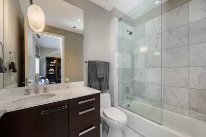 30 W Oak Street #7B, Chicago, IL 60610 - Photo 32