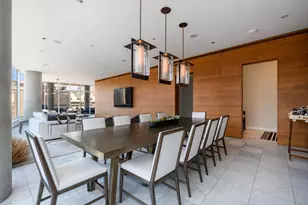 30 W Oak St, Chicago, IL 60610 - Photo 8