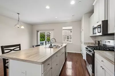 69 Nicholas Drive W, Des Plaines, IL 60016 - Photo 10