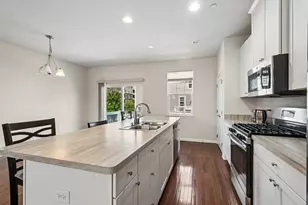 69 Nicholas Dr W, Des Plaines, IL 60016 - Photo 10
