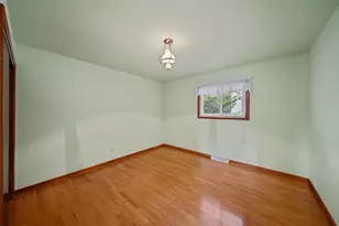 2045 Gabriel Ave, Zion, IL 60099 - Photo 8