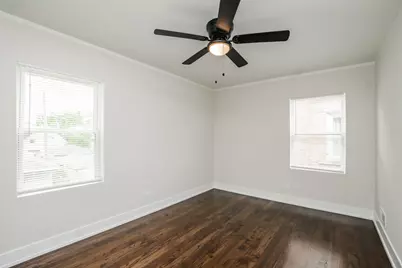 10048 S Saint Lawrence Avenue, Chicago, IL 60628 - Photo 10
