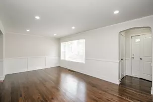 10048 S St Lawrence Ave, Chicago, IL 60628 - Photo 4