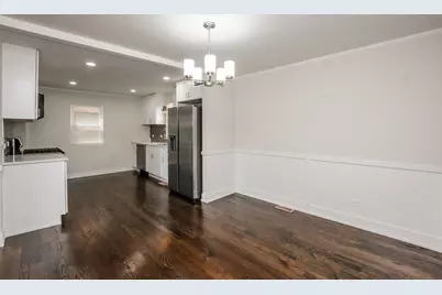 10048 S Saint Lawrence Avenue, Chicago, IL 60628 - Photo 8