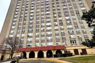 4300 W Ford City Dr, Chicago, IL 60652 - Photo 1
