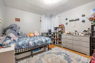 952 W Grant Dr, Des Plaines, IL 60016 - Photo 10