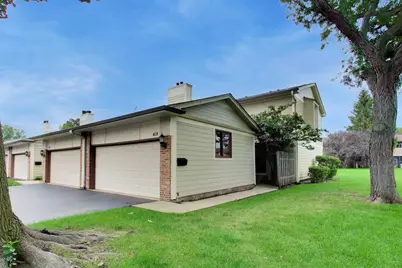 418 Bluebird Lane #418, Deerfield, IL 60015 - Photo 2