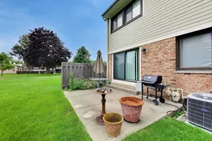 418 Bluebird Ln, Deerfield, IL 60015 - Photo 22