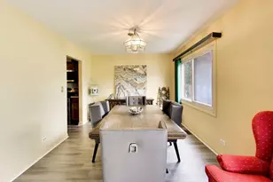 418 Bluebird Ln, Deerfield, IL 60015 - Photo 6