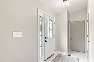205 Chaparral Cir, Elgin, IL 60120 - Photo 2