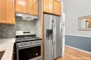 205 Chaparral Cir, Elgin, IL 60120 - Photo 10
