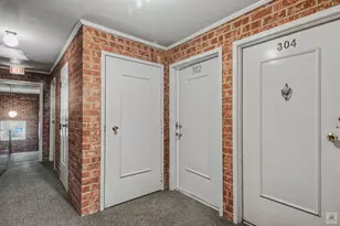 727 S Maple Ave, Oak Park, IL 60304 - Photo 2