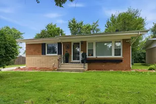 835 W Terrace Dr, Glenwood, IL 60425 - Photo 1