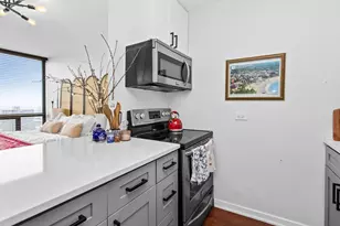 4343 N Clarendon Ave, Chicago, IL 60613 - Photo 6