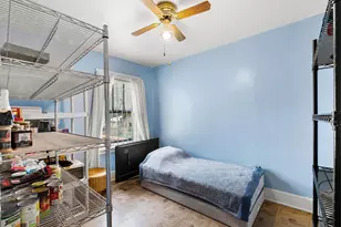 5251 W Belle Plaine Ave, Chicago, IL 60641 - Photo 16