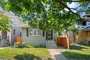 5251 W Belle Plaine Ave, Chicago, IL 60641 - Photo 1