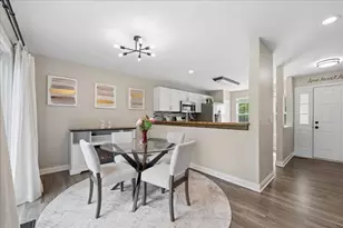 1550 Meadowsedge Ln, Carpentersville, IL 60110 - Photo 8