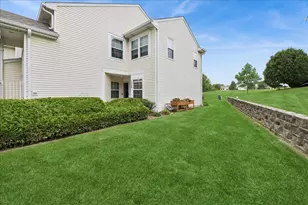 1550 Meadowsedge Ln, Carpentersville, IL 60110 - Photo 2