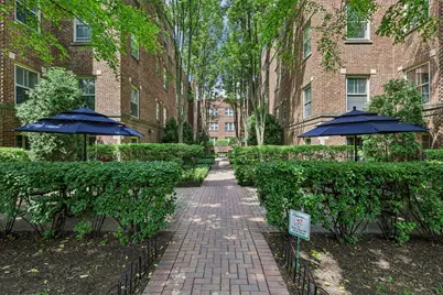221 N Oak Park Avenue #2E, Oak Park, IL 60302 - Photo 14
