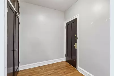 221 N Oak Park Avenue #2E, Oak Park, IL 60302 - Photo 2
