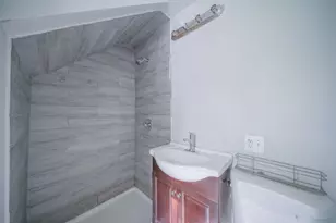 410 Albert Ave, Rockford, IL 61101 - Photo 6